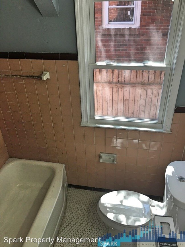 Foto del edificio - 3 br, 1.5 bath House - 19197 Hubbell St
