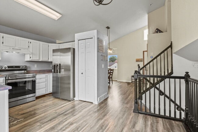 Foto del edificio - Cute Bi-Level home located in the Widefield Community of Colorado Springs, Close to Fort Carson