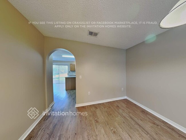 Building Photo - 1800 Brookshire Cir