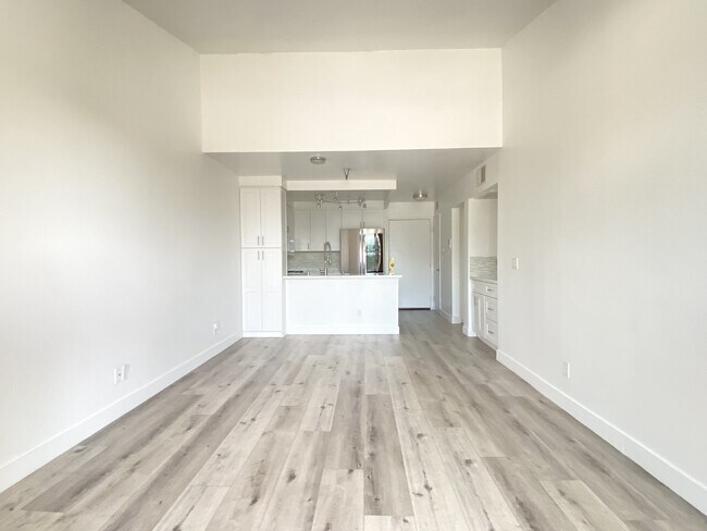Building Photo - Chic Living in North Hollywood at 5143 Bak...