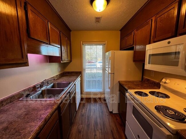 Foto del edificio - 2704 Helaman Ct