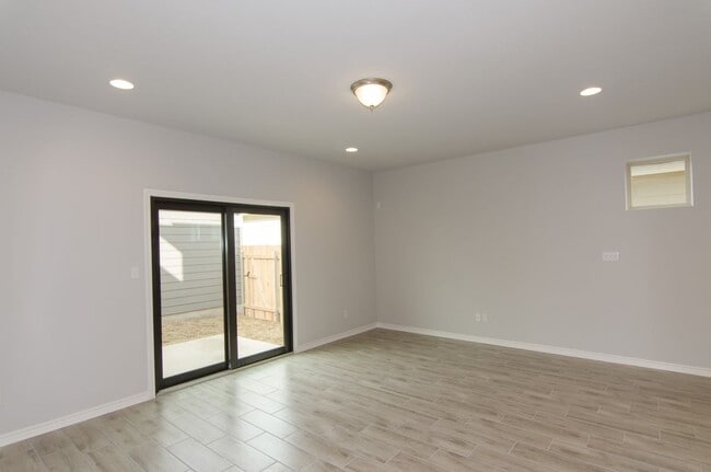 Building Photo - 1852 Arendale Dr