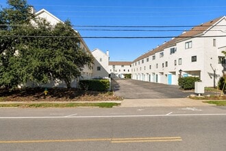 Building Photo - 3188 E Ocean View Ave