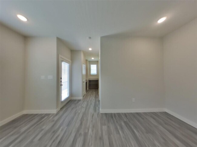 Foto del edificio - 1625 Palo Verde Wy