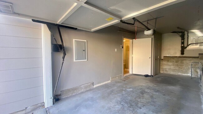 Building Photo - Enjoy South Bay Views from your Sunny & Pr...