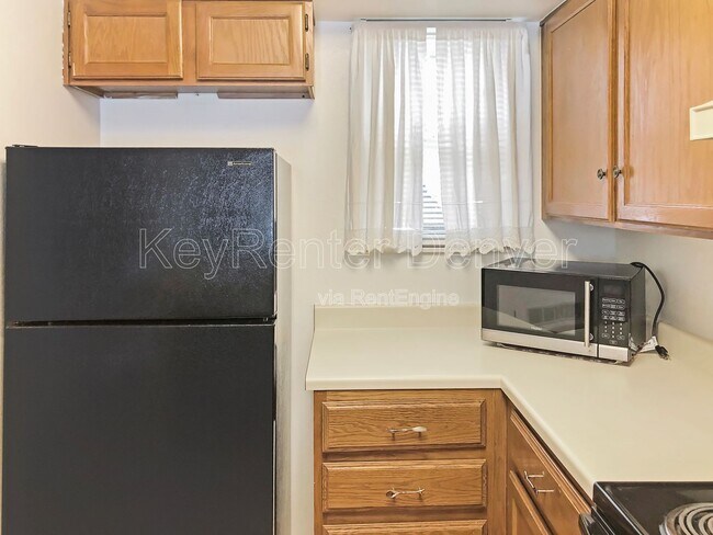 Foto del edificio - 8787 W Cornell Ave
