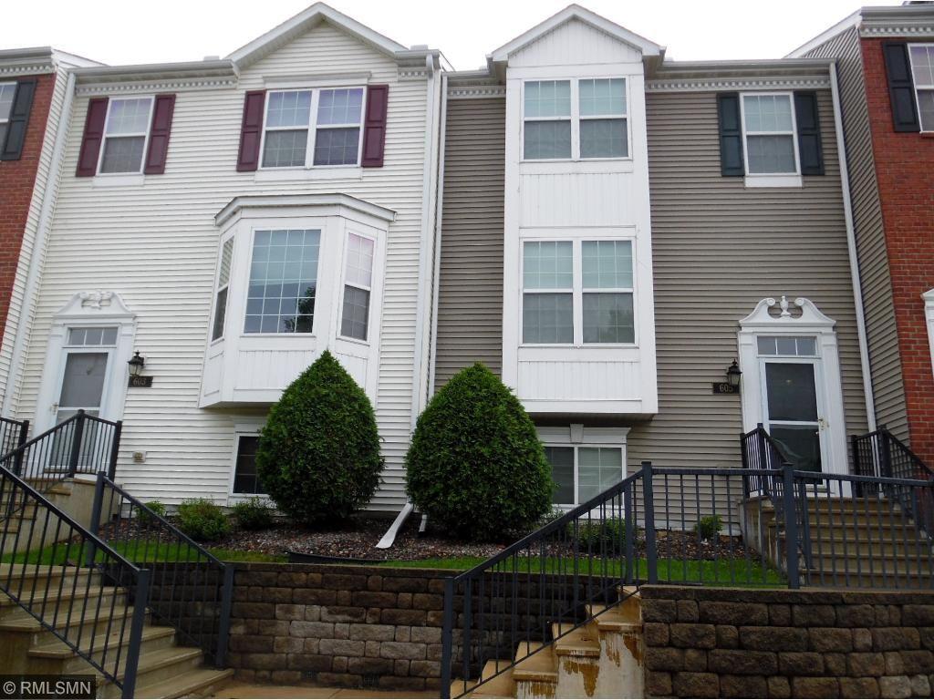 Foto principal - 605 Village Pkwy