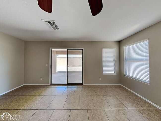 Building Photo - 1824 W Lydia Ln