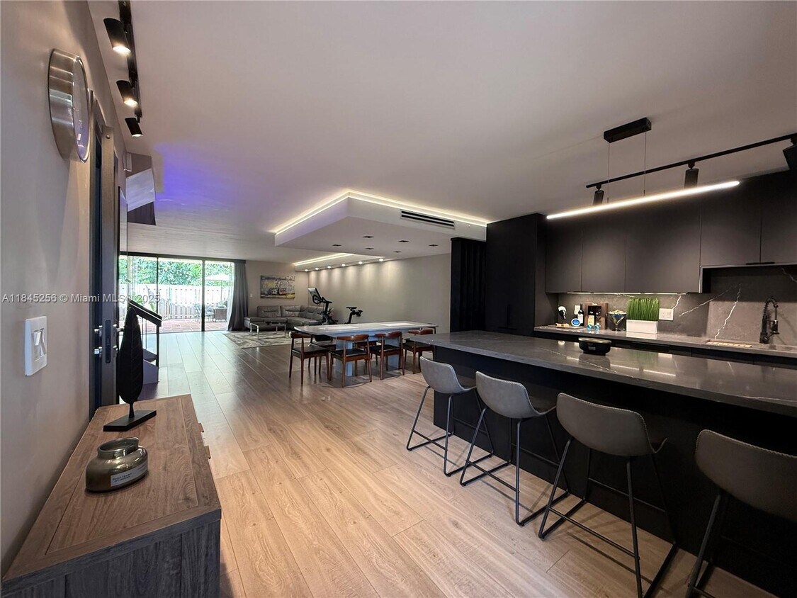 Foto principal - 20554 NE 6th Ct