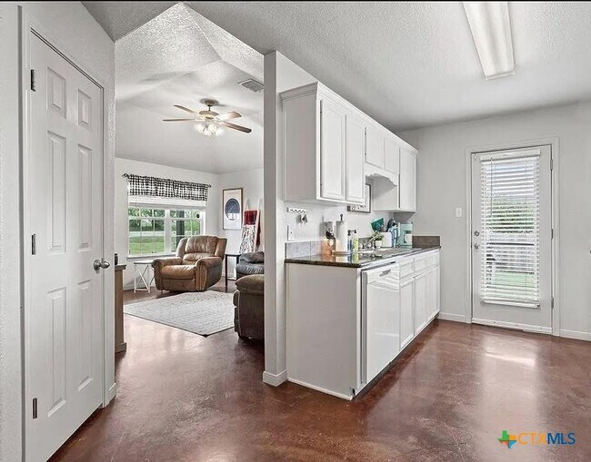 Foto del edificio - 3749 W Amity Rd