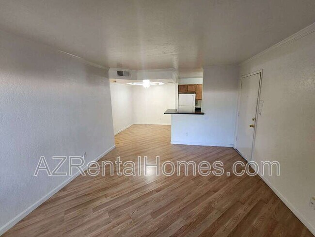 Foto del edificio - 3845 E Greenway Rd