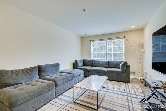 Foto del edificio - 27 Edinburgh Ct