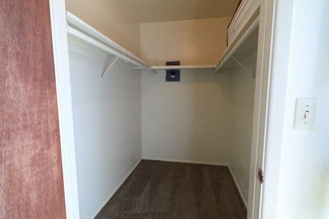 Foto del edificio - 3811 N Country Club Rd