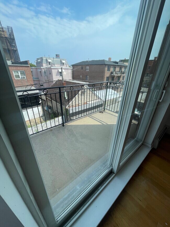 Foto del edificio - 8727 19th Ave