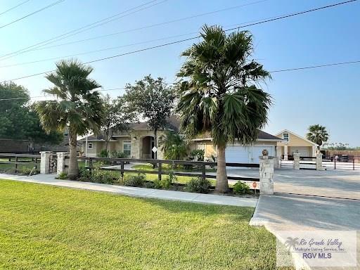 Foto del edificio - 215 Henderson Rd