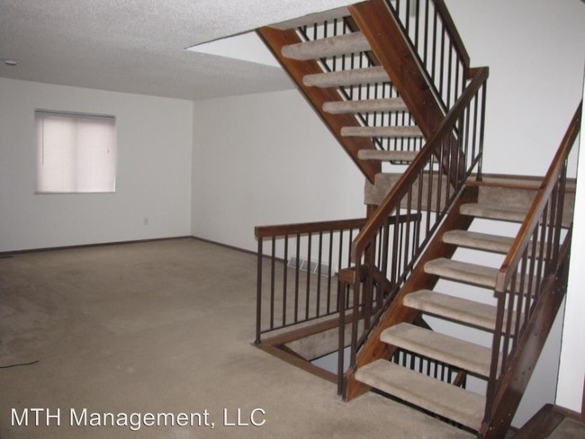 Building Photo - 2721 Pine Trace Dr