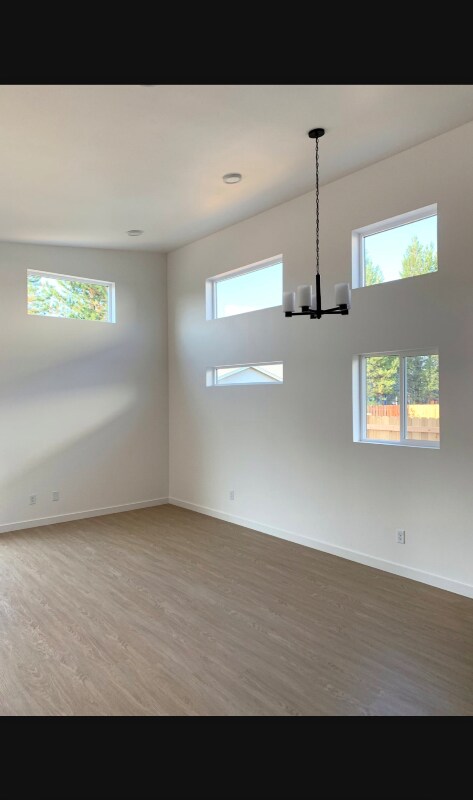 Foto del edificio - 16488 Bassett Rd
