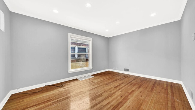 Foto del edificio - 5542 S Neva Ave