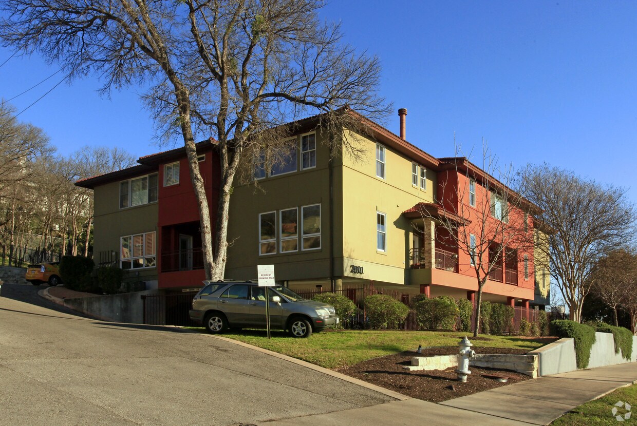 Foto del edificio - 2101 N Lamar Blvd