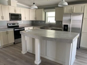 Building Photo - 3630 Vine Trl