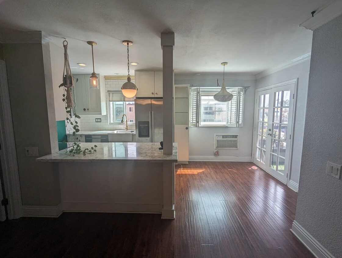 Foto principal - 3142 Midway Dr