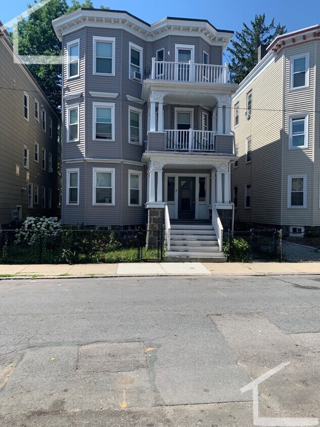 Primary Photo - 14 Taft St