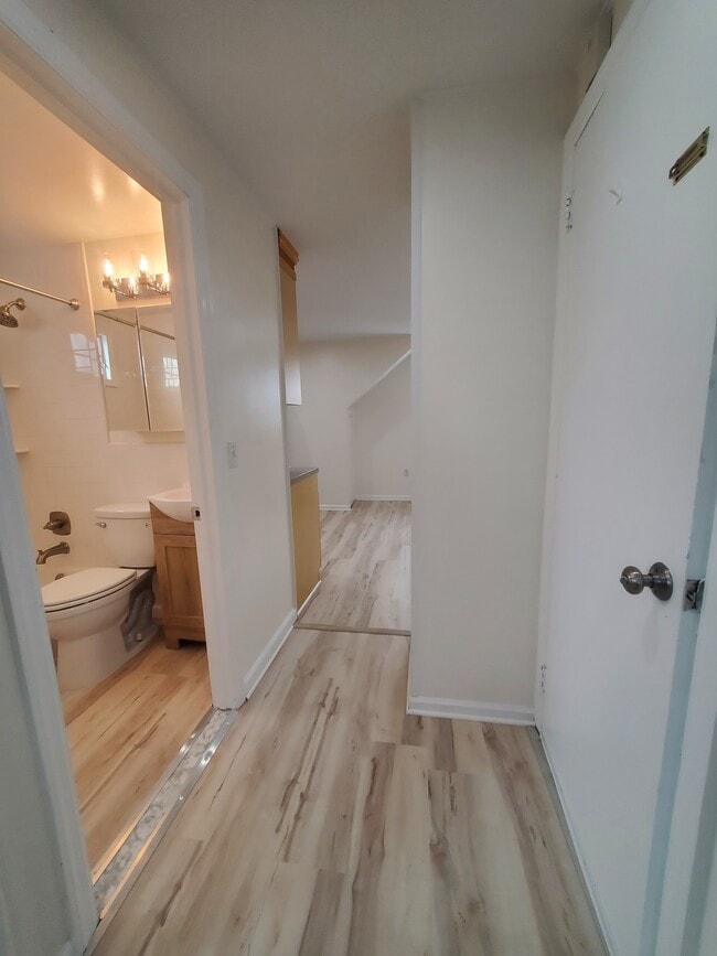 Building Photo - 54 Ferris Ave