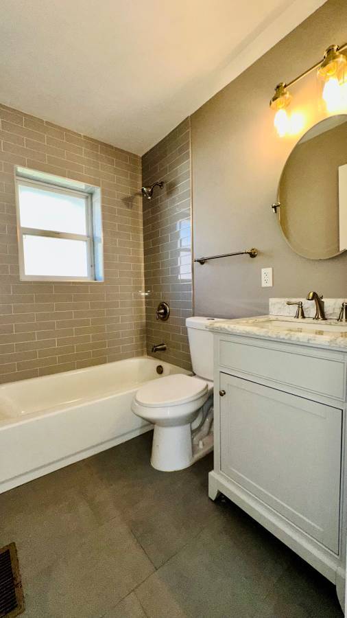 Building Photo - 7042 Jamieson Ave