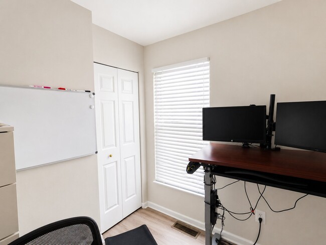 Building Photo - 1711 Vonnies View Ct