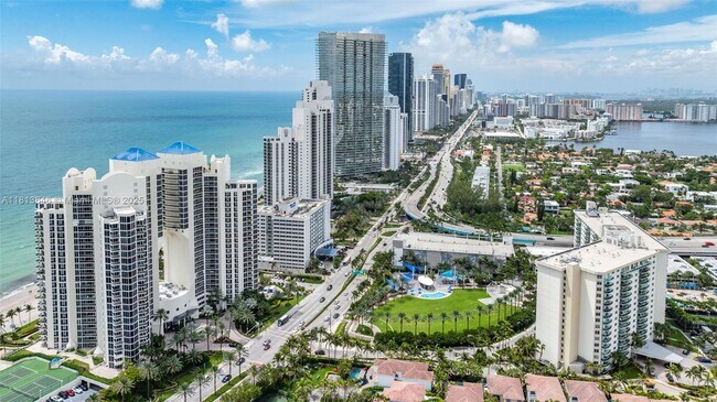 Foto del edificio - 19370 Collins Ave