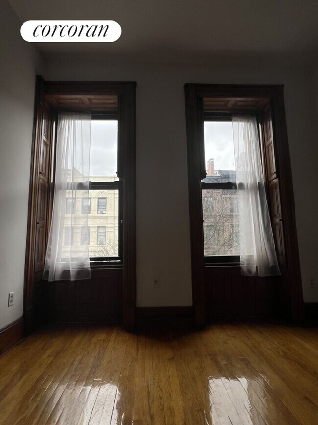 Building Photo - 119 W 75th St