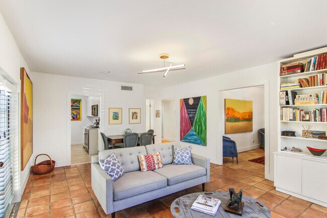 Foto del edificio - 260 Oleander Ave