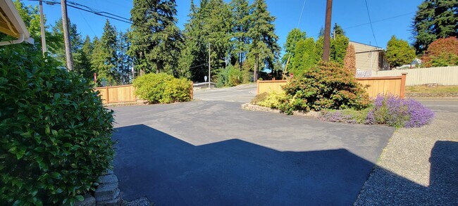 Foto del edificio - 19925 Wallingford Ave N