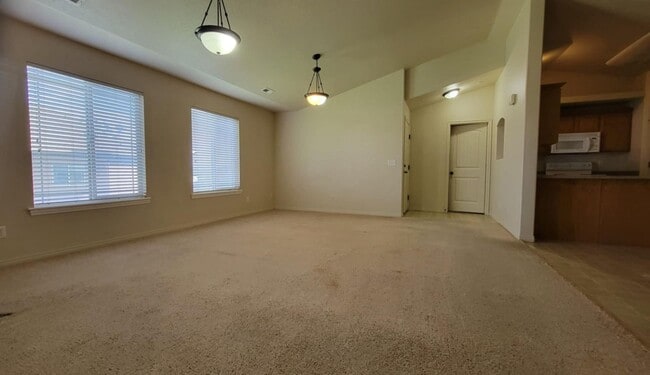 Foto del edificio - Gorgeous Eagle Mountain Condo!