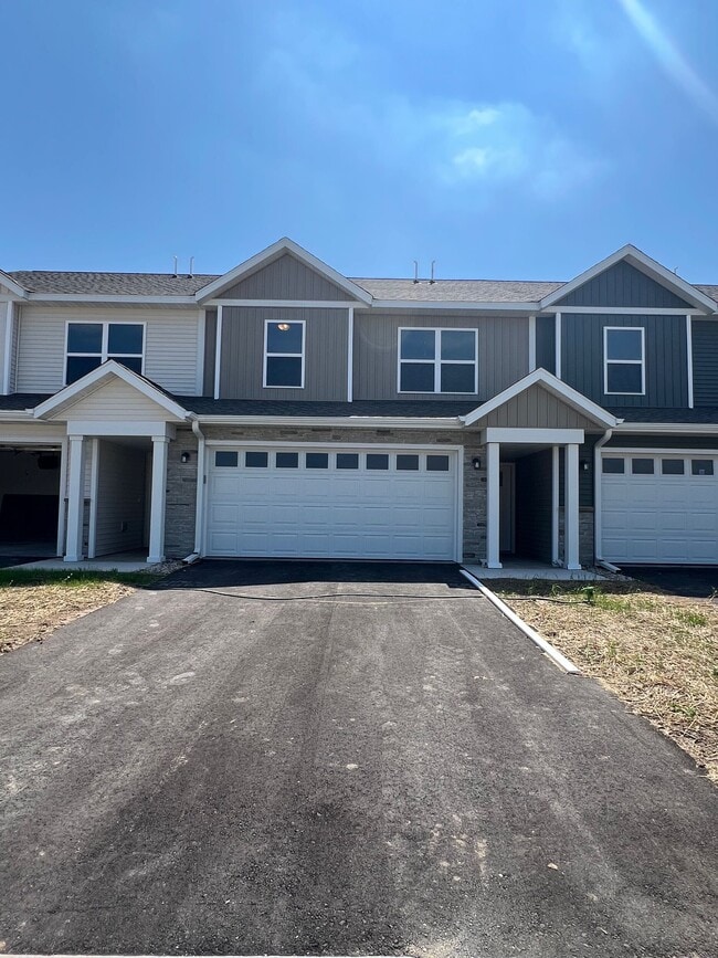 Building Photo - 1608 Eastside Cir
