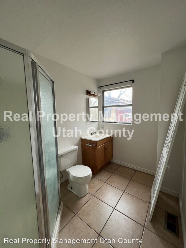 Building Photo - 5 br, 2 bath House - 631 N 120 E