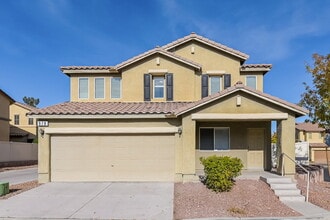 Building Photo - 978 Medina De Leon Ave