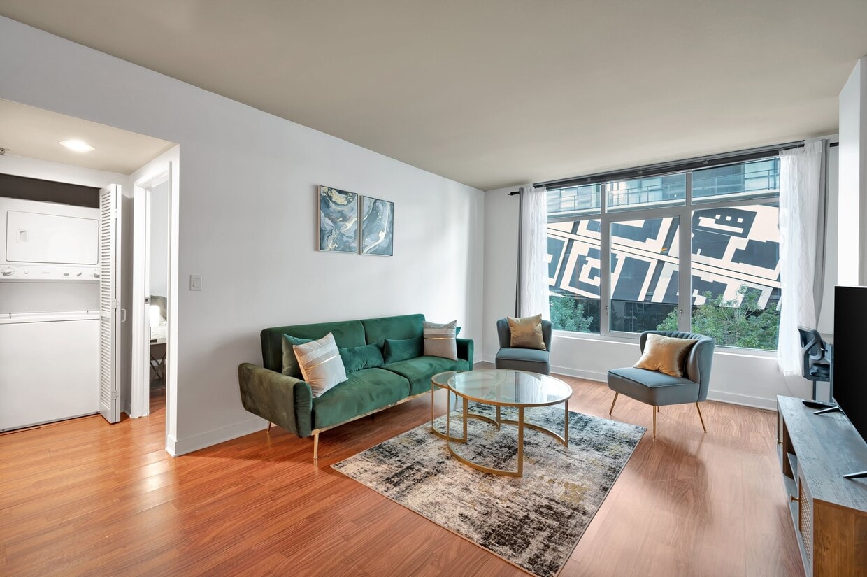 Foto principal - 425 W Beech St