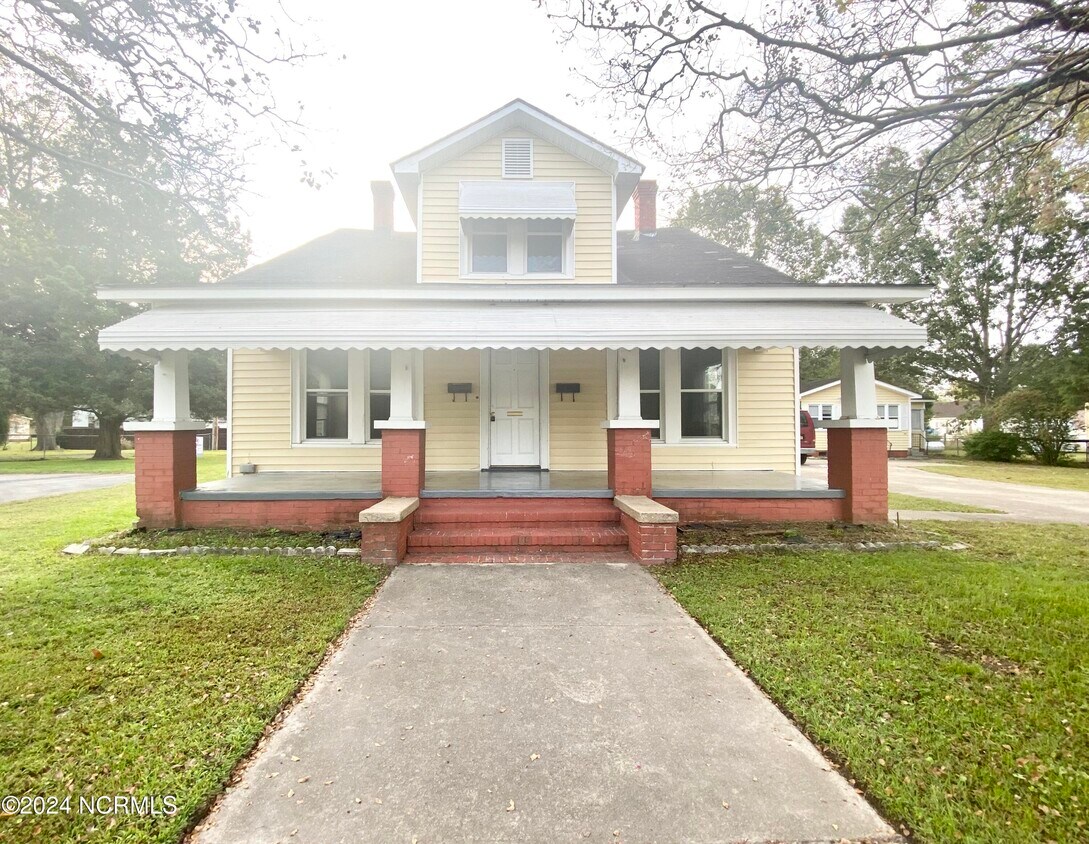 Primary Photo - 908 N Broad St