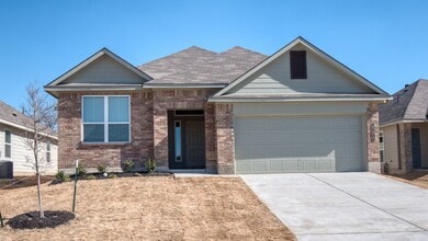 Building Photo - 521 Fallbrook Dr