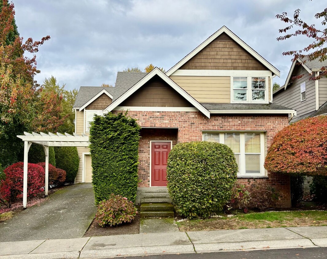 4 Bed / 2.5 Bath Kirkland single family home $3,945/mo - 4 Bed / 2.5 Bath Kirkland single family ho...