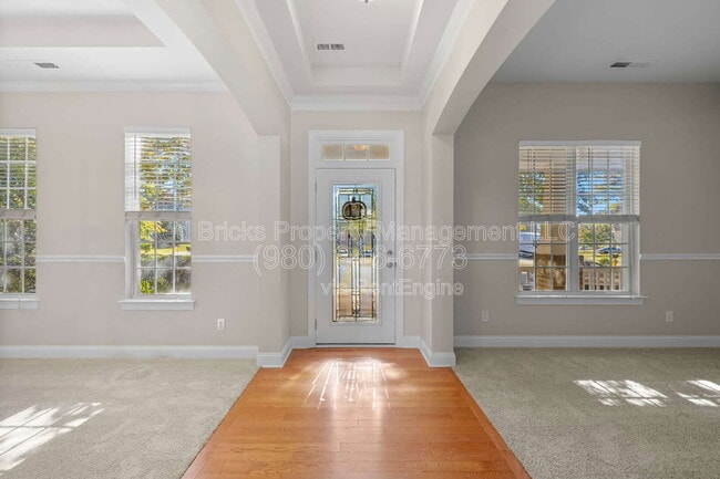 Building Photo - 10411 Alvarado Way