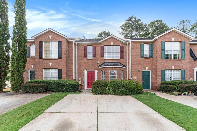 Foto del edificio - 3BR/2.5BA Townhouse Near Flat Shoals Parkway!