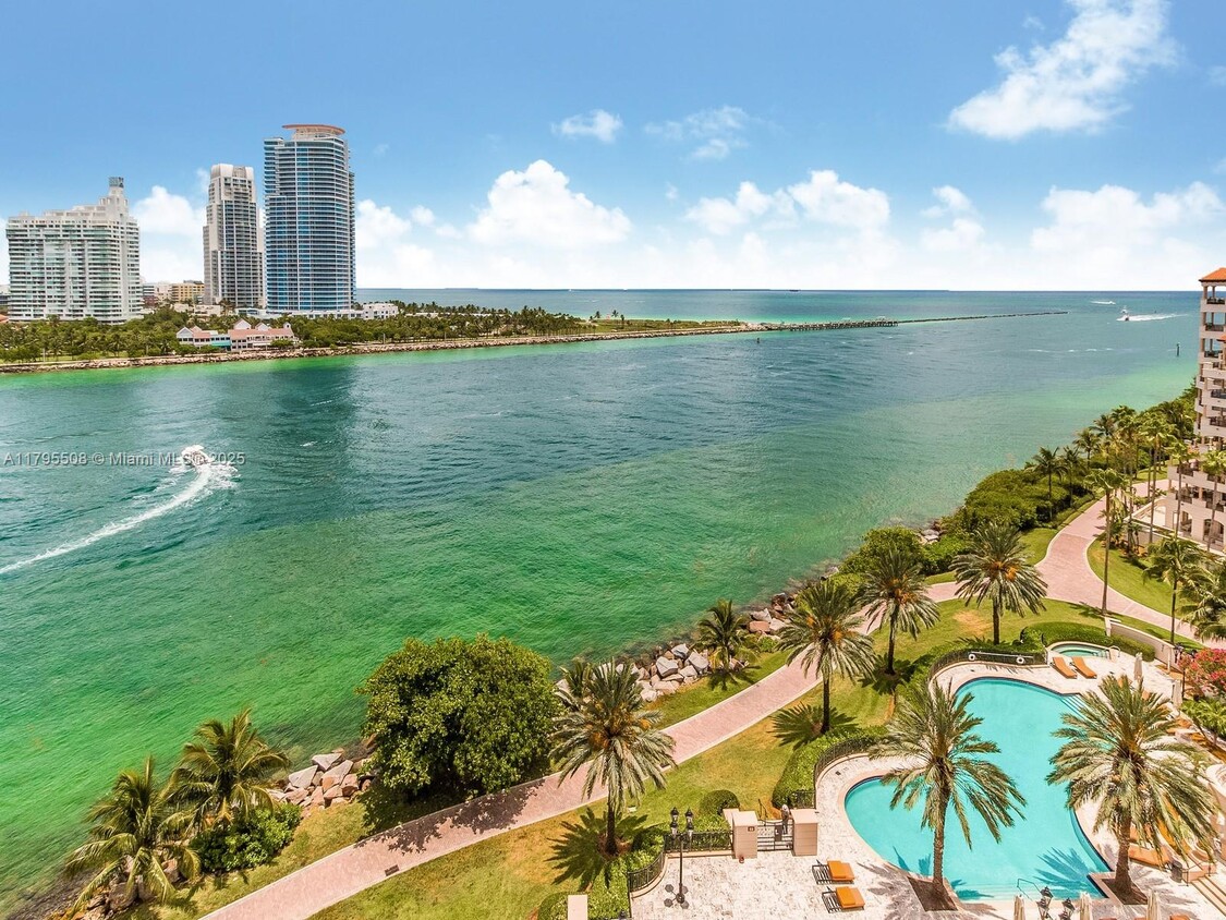 Foto principal - 7141 Fisher Island Dr