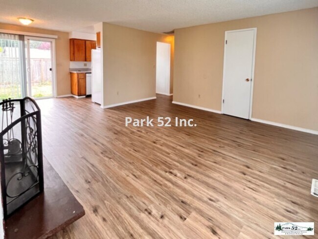 Building Photo - 1317 10th Ave NW