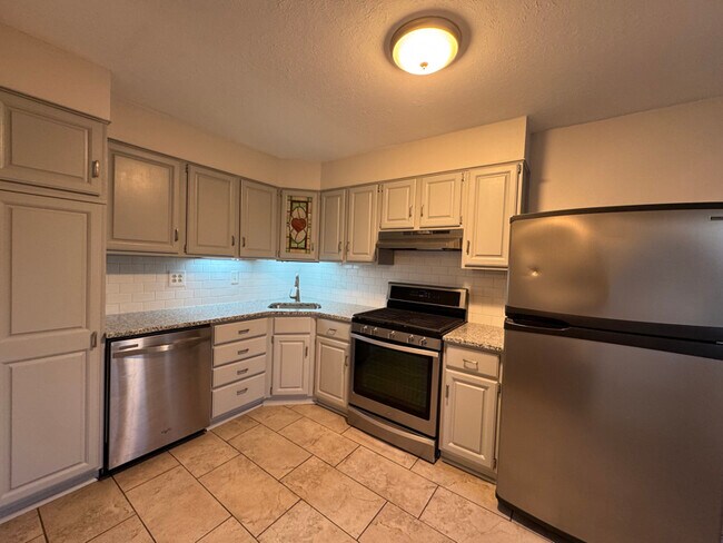 Foto del edificio - 12425 Dunks Ferry Rd