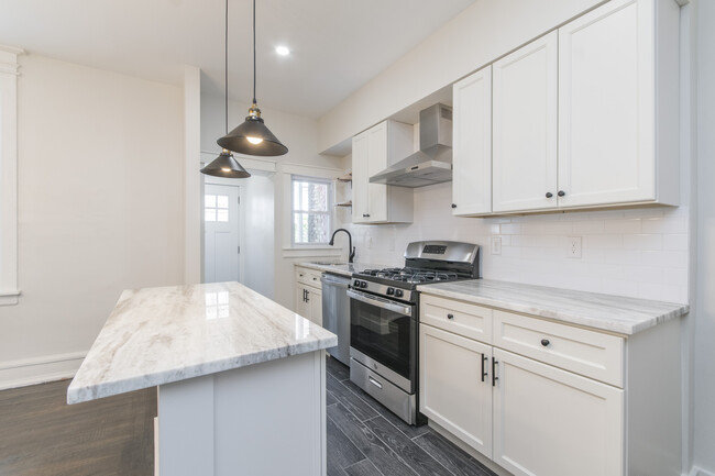 Photo - 5745 Hunter St House