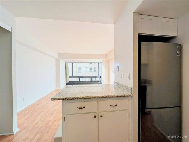 Building Photo - 1177 California St