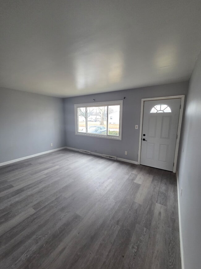 Building Photo - 3706 Providence St