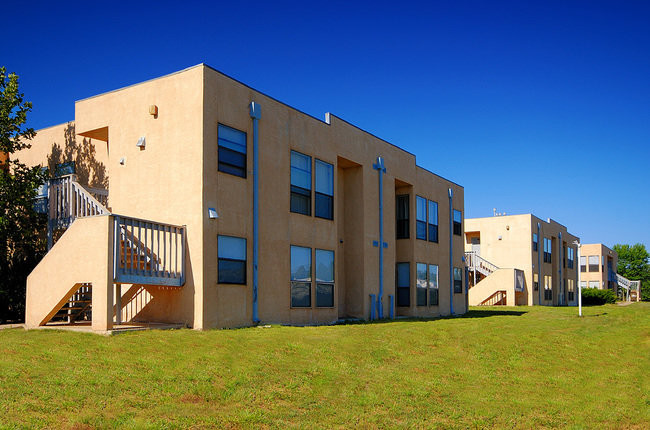 Building Photo - Gallinas Valley Apts